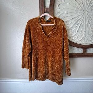 Zara women’s V-Neck Sweater in Rich gold
